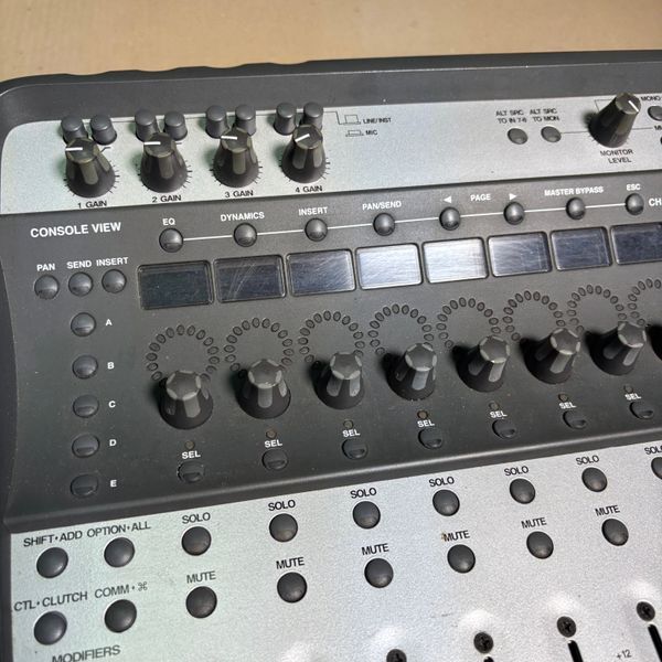 Цифровой аудиоинтерфейс Digidesign Digi 002 Console FireWire (б/у) 1002056 фото