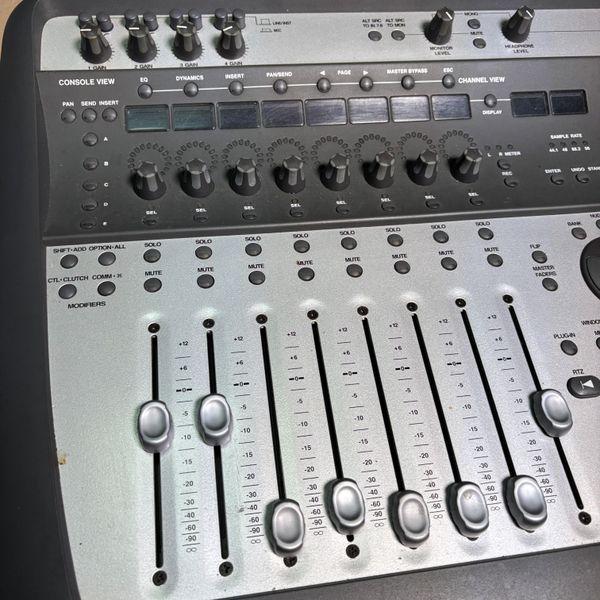 Цифровой аудиоинтерфейс Digidesign Digi 002 Console FireWire (б/у) 1002056 фото