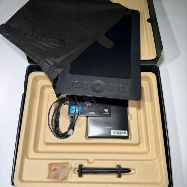 Графический планшет Wacom Intuos 5 Touch M PTH-650 (б/у) 16925 фото