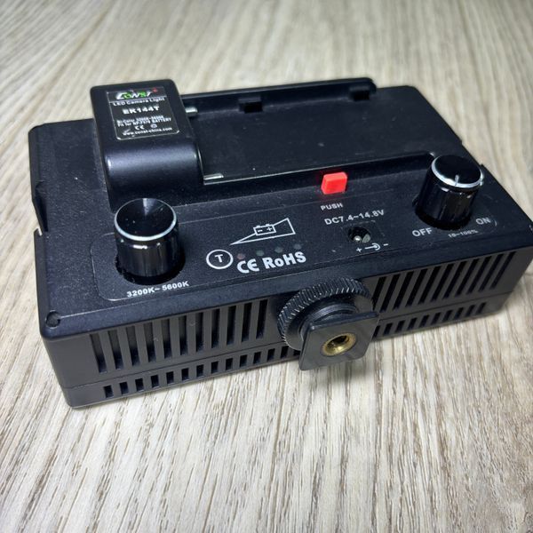 LED-панель CONST EK144T LED camera light (вживаний) 1001757 фото