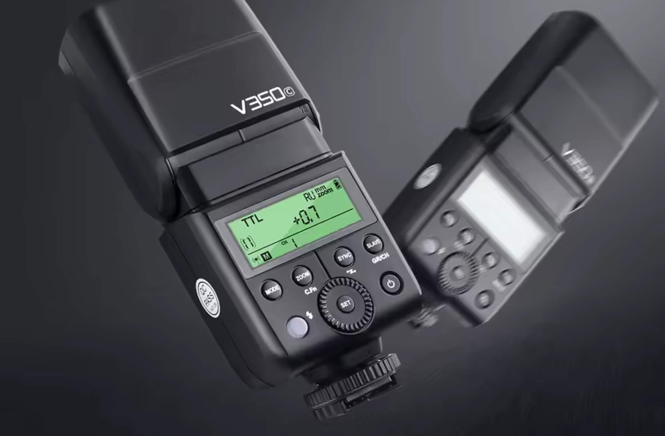 Панель управления вспышки Godox V350 с монохромным сегментным дисплеем, механическими кнопками и диском настроек